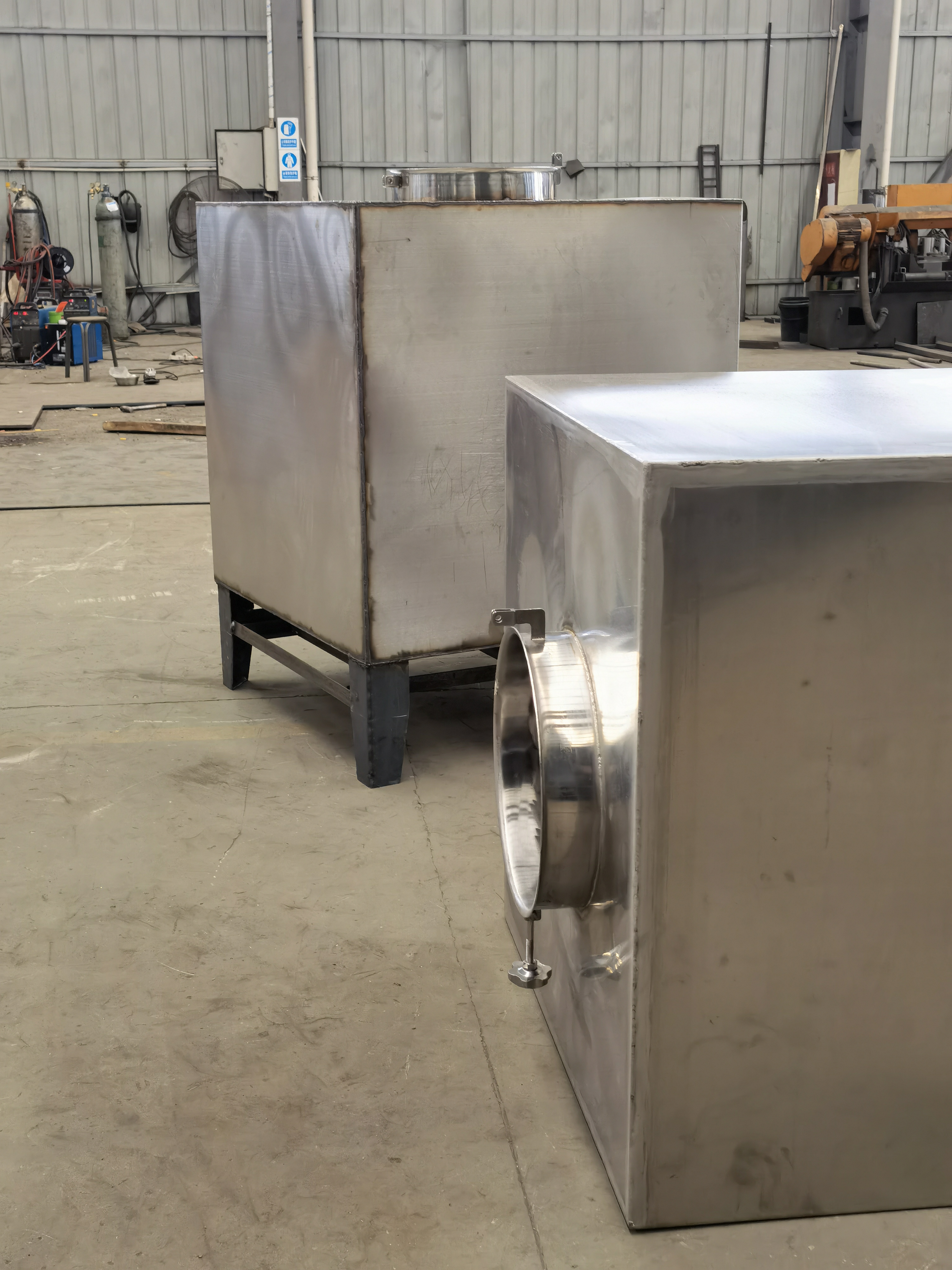 非标定制不鏽鋼方罐